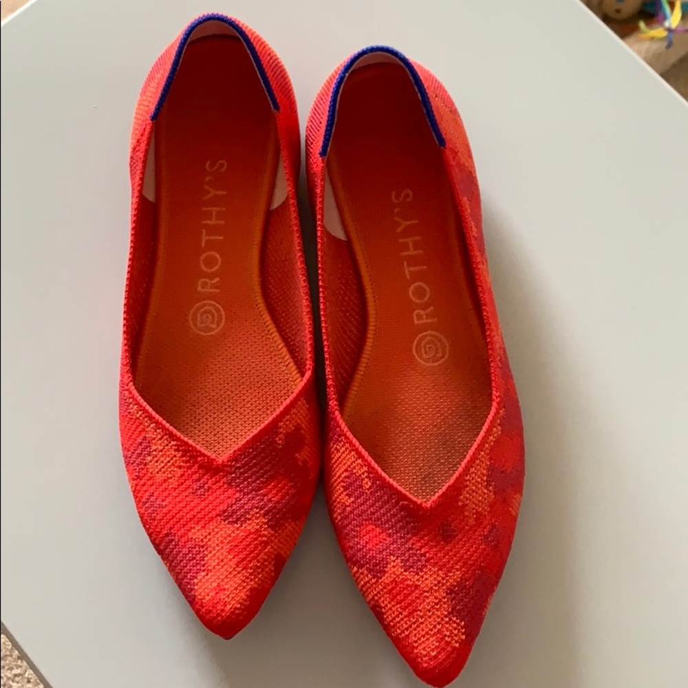 Rothy - The Point - Size 8 - red botanical